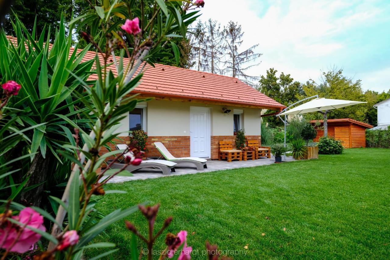 Ciprus Porta Apartmanok Balatonkenese Exterior photo