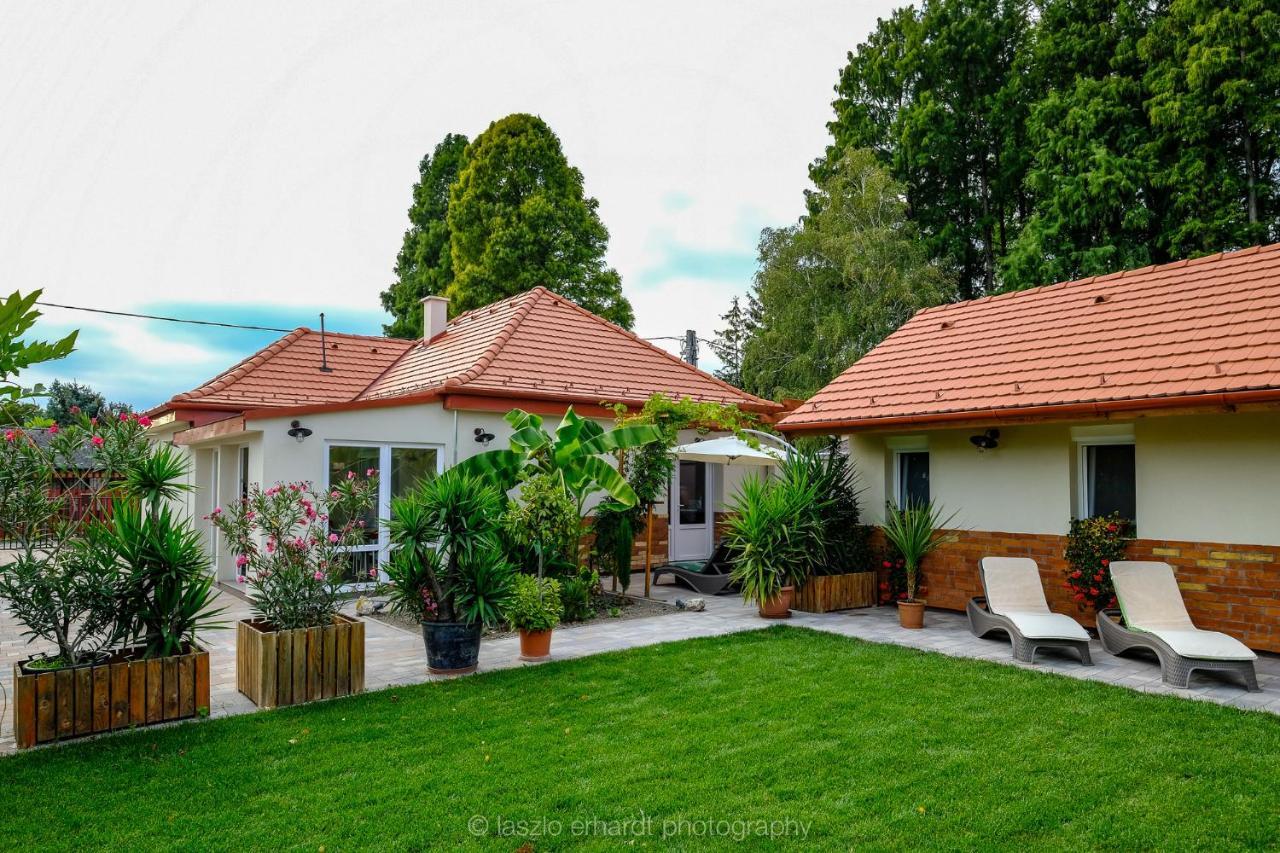 Ciprus Porta Apartmanok Balatonkenese Exterior photo