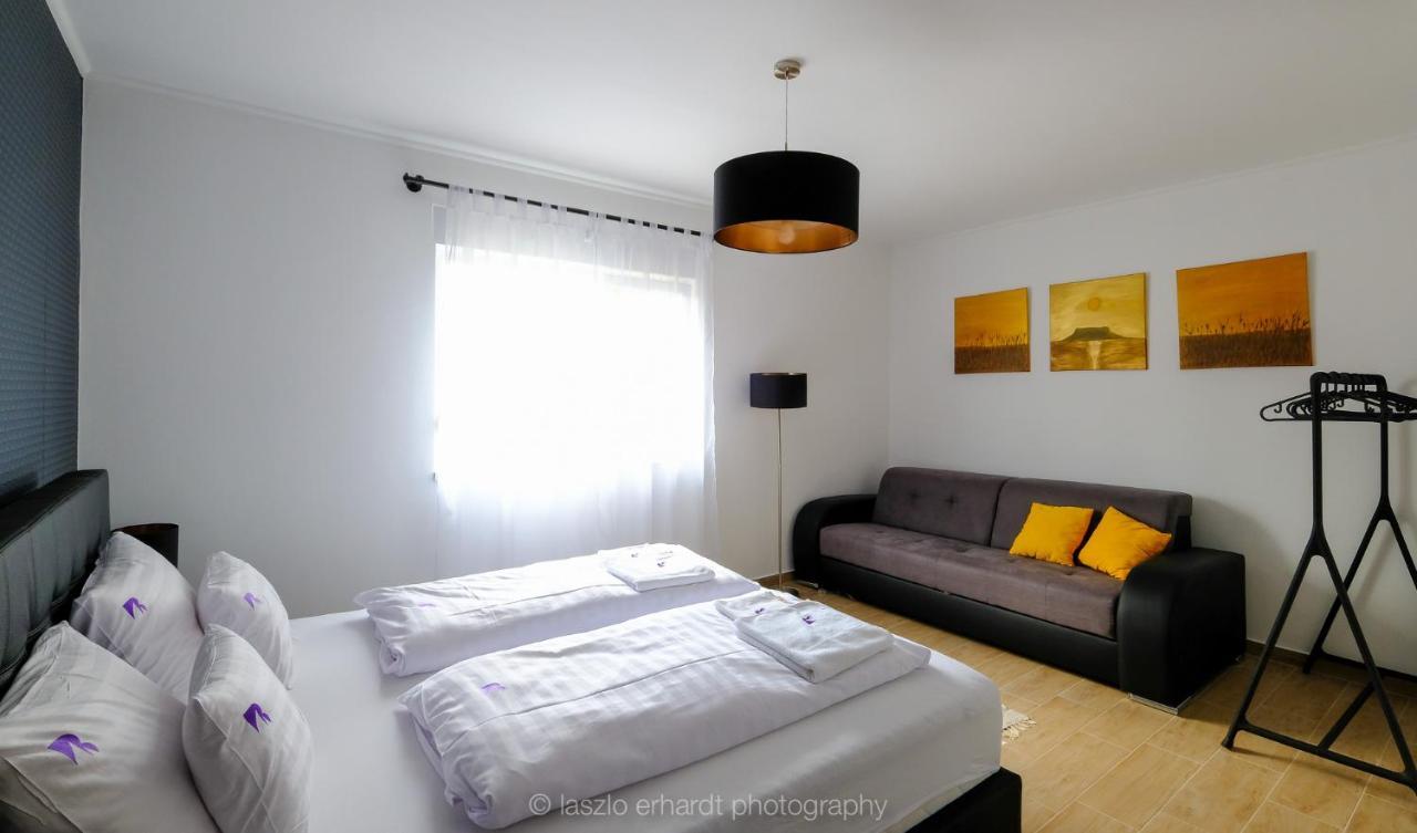 Ciprus Porta Apartmanok Balatonkenese Exterior photo