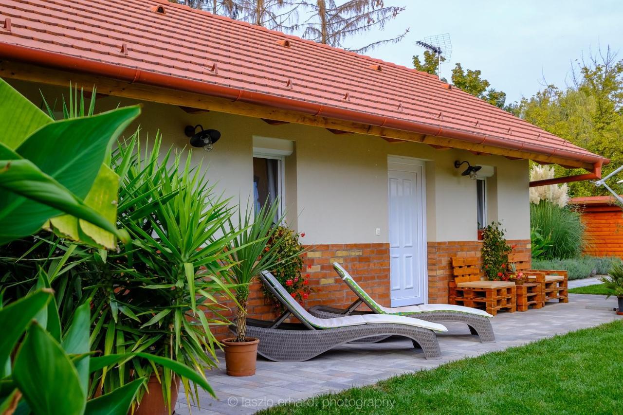 Ciprus Porta Apartmanok Balatonkenese Exterior photo